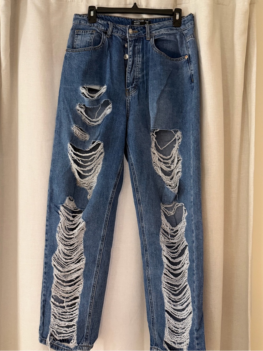 PrettyLittleThing Distressed Dark Blue Boyfriend Jeans